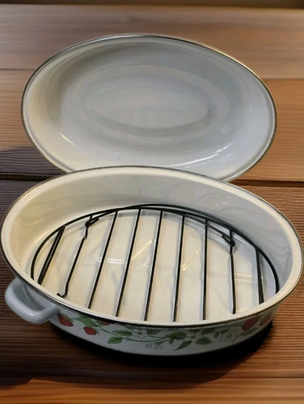 Vintage Sheffield Strawberries 'N Cream Enamelware 15